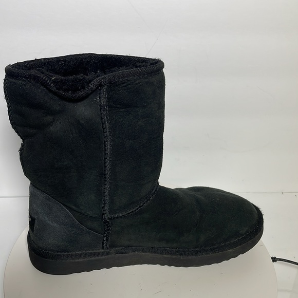 Ugg boots size 7 W see pictures please - Picture 3 of 9